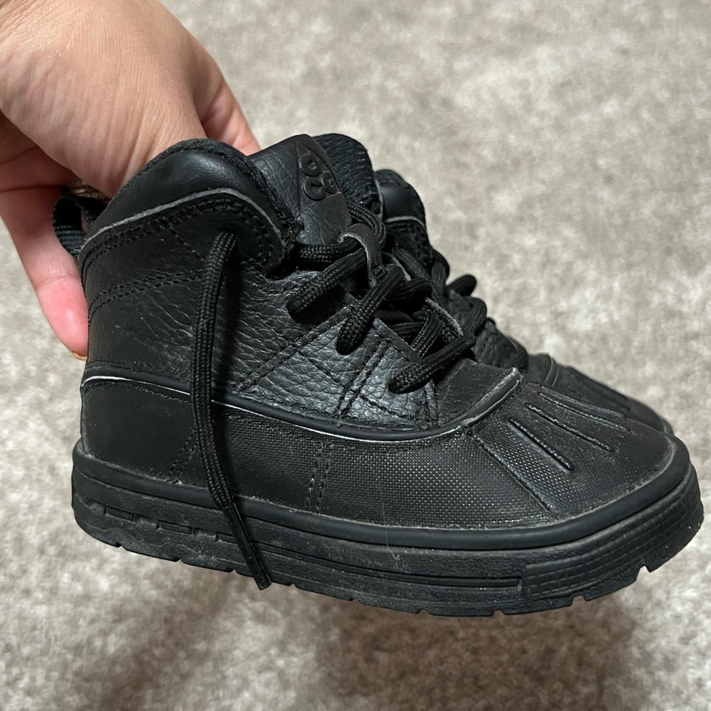 Gently used Nike Boots 7c